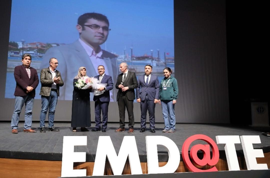 GA&Uuml;N dinamik acil tıp sempozyumu başladı