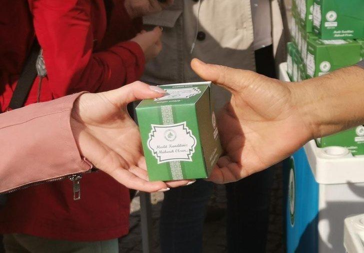 Edirne’de 10 bin kutu kandil simidi ikram edildi G1