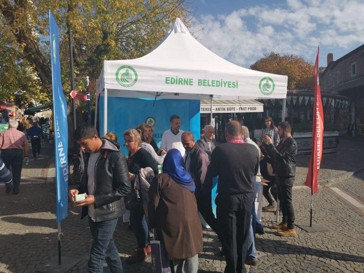 Edirne’de 10 bin kutu kandil simidi ikram edildi G2