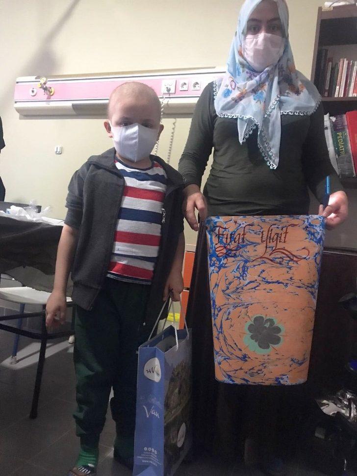 Lösemili çocuklar ebru sanatıyla tanıştı G4