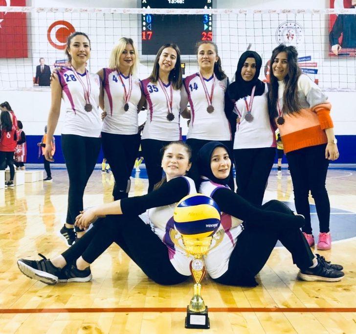 Doğunun Sultanları Ağrı Öğretmenler Takımı oldu G1