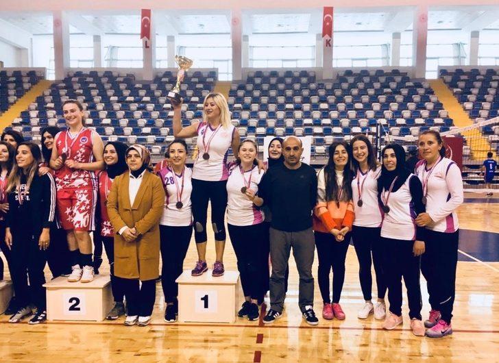 Doğunun Sultanları Ağrı Öğretmenler Takımı oldu G2