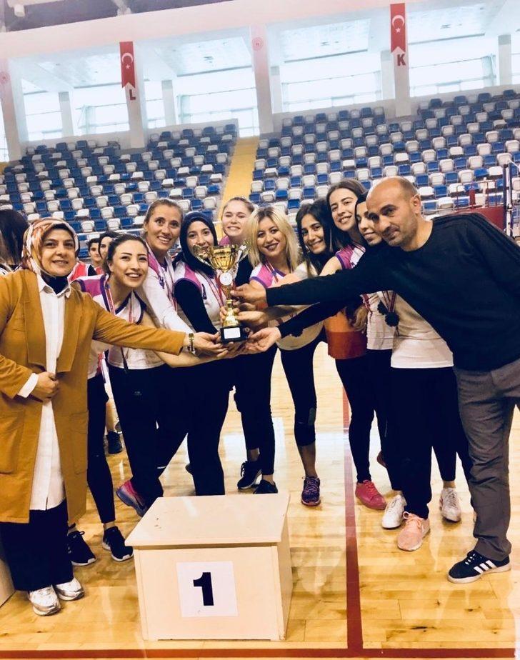 Doğunun Sultanları Ağrı Öğretmenler Takımı oldu G3