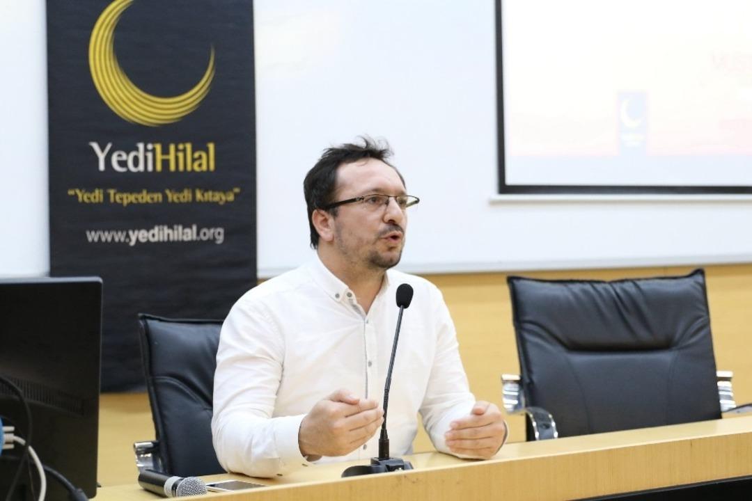 SA&Uuml;&rsquo;de &lsquo;Sosyal Medyanın İnsanlar &Uuml;zerindeki Etkin Y&ouml;nlendirme G&uuml;c&uuml;&rsquo; adlı konferans d&uuml;zenlendi