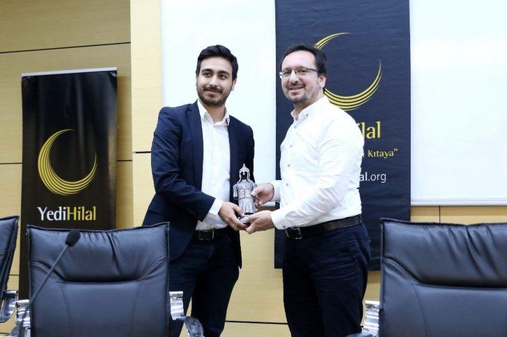 SAÜ’de ‘Sosyal Medyanın İnsanlar Üzerindeki Etkin Yönlendirme Gücü’ adlı konferans düzenlendi G2