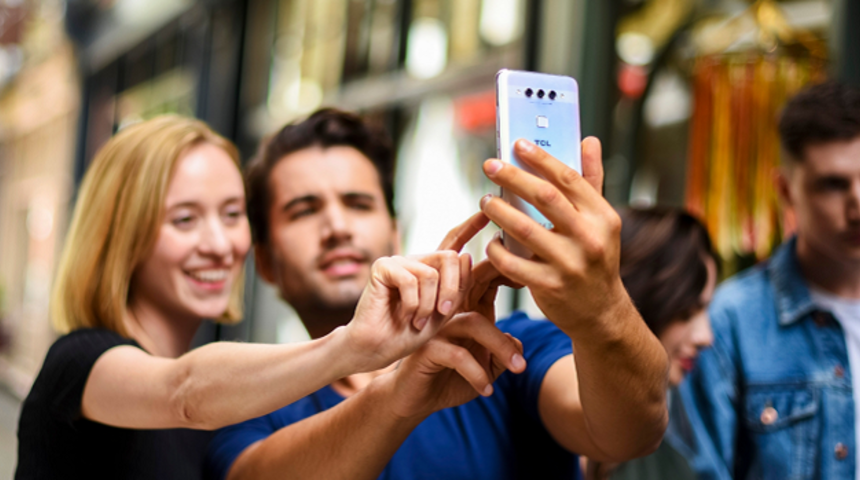 TCL'in kendi adını taşıyan ilk telefonu TCL PLEX Türkiye'de satışa çıktı