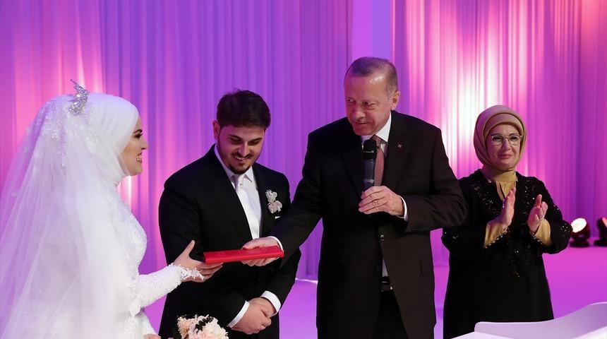 Cumhurbaşkanı Erdoğan nikah şahidi oldu