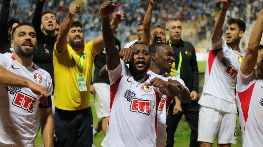 Adana Demirspor 2 - 3 Eskişehirspor