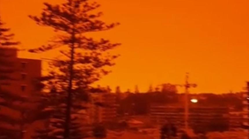 Avustralya alevlere teslim! Gökyüzü turuncuya büründü