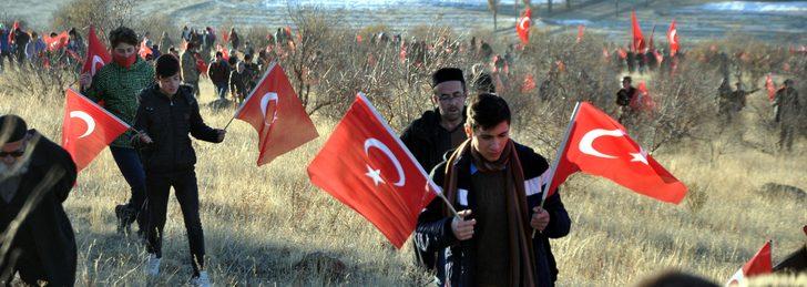 Binlerce Erzurumlu, Aziziye Tabyaları'na yürüdü G3