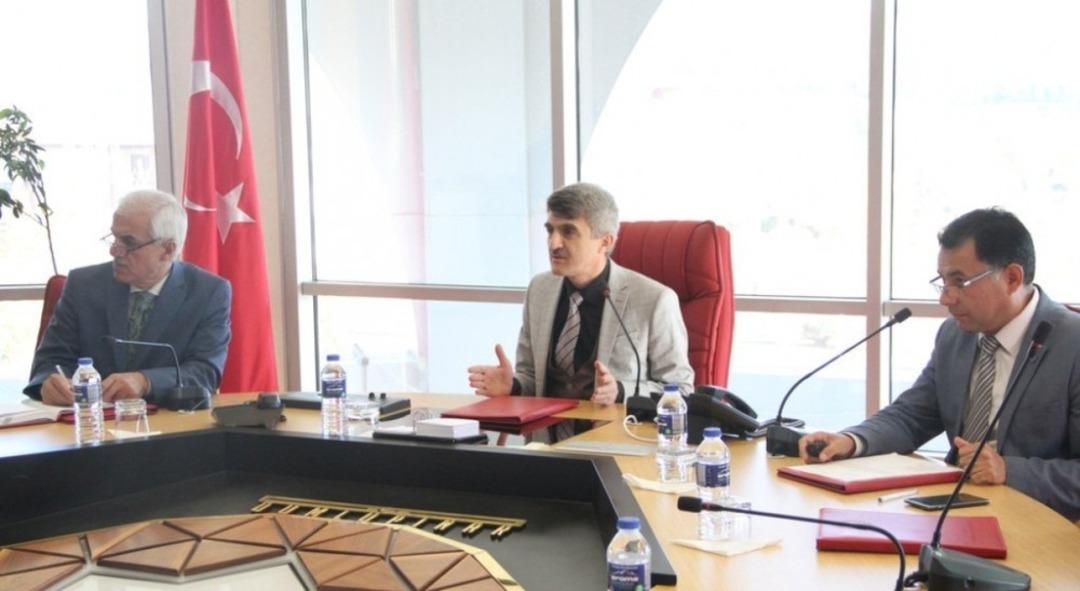 Rekt&ouml;r Uysal, DP&Uuml; Birim Kalite Sorumluları ile bir araya geldi