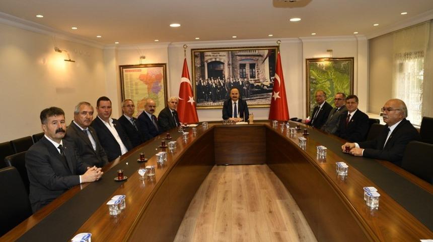 Muhtarlardan anlamlı bağış