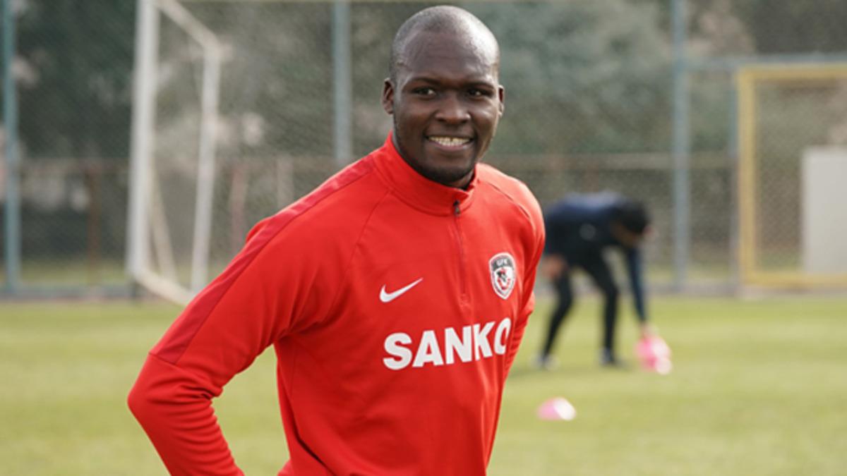 Moussa Sow: Fenerbah&ccedil;e'nin şampiyon olacağına inanıyorum