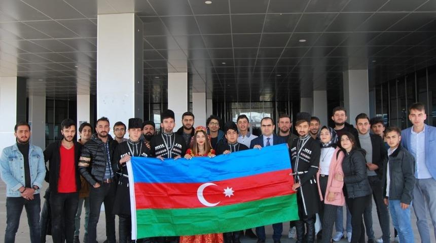 Kars&rsquo;ta Azerbaycan Cumhuriyeti Bayrak G&uuml;n&uuml; etkinliği