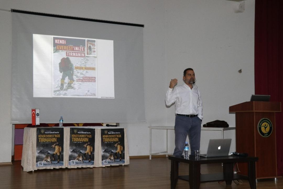 Nasuh Mahruki, Toros &Uuml;niversitesi &ouml;ğrencilerine başarıya giden yolu anlattı