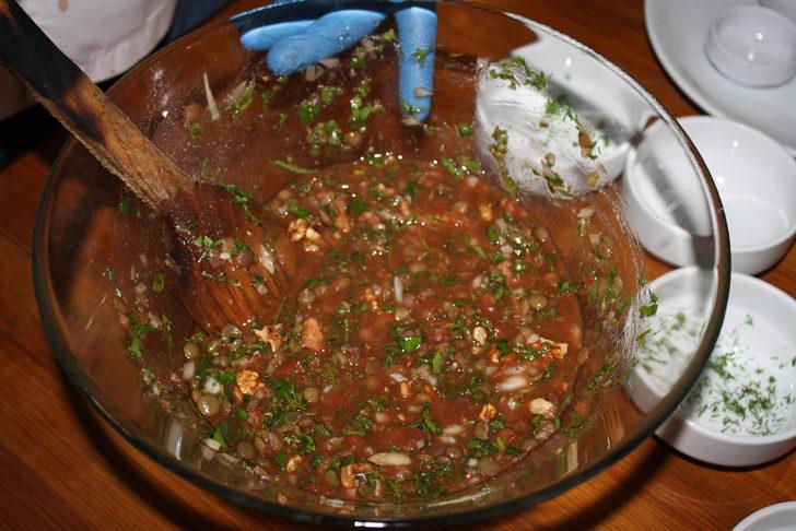 Bat yemeği tarifi: Günlerde yapılan bat restoranlara taşındı G3