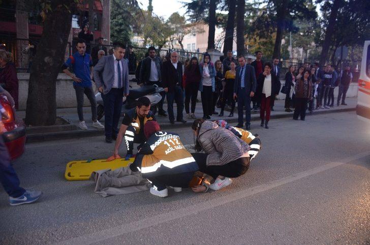 Geri manevra yapan otomobilin çarptığı yaya yaralandı G2