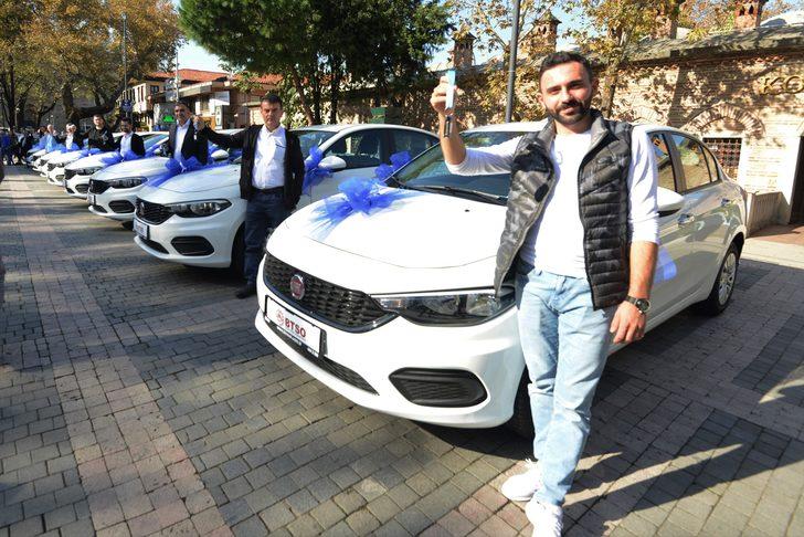 Düğün için takım elbise aldı, çekilişle otomobil sahibi oldu G3