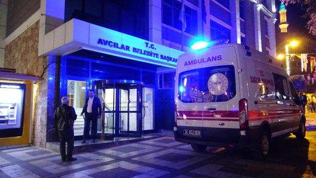 Avcılar Belediyesi'nde alacak kavgası: Başkan yardımcısının parmağını kırıldı