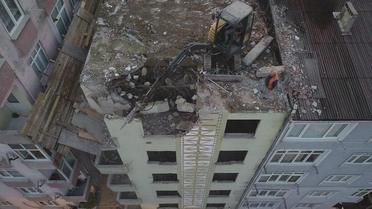 Küçükçekmece'de ilginç yıkım! G1