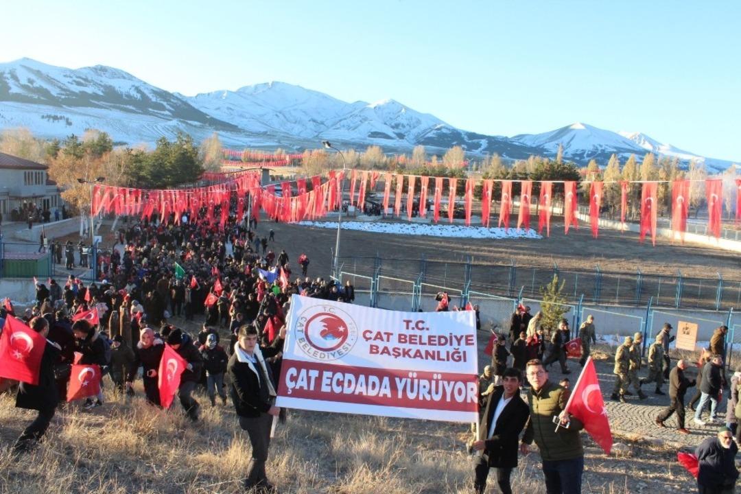 &Ccedil;at Belediyesi&rsquo;nde yoğun katılım