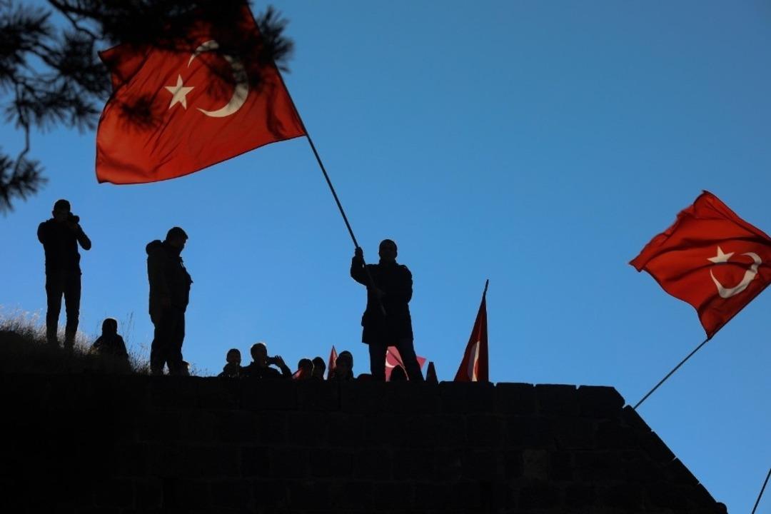 Aziziye Destanının 142. yılında Atat&uuml;rk &Uuml;niversitesi ecdadına y&uuml;r&uuml;d&uuml;