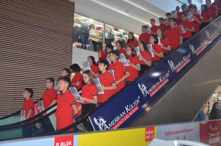 Bir anda ortaya çıktılar, herkes telefonlarına sarıldı G3