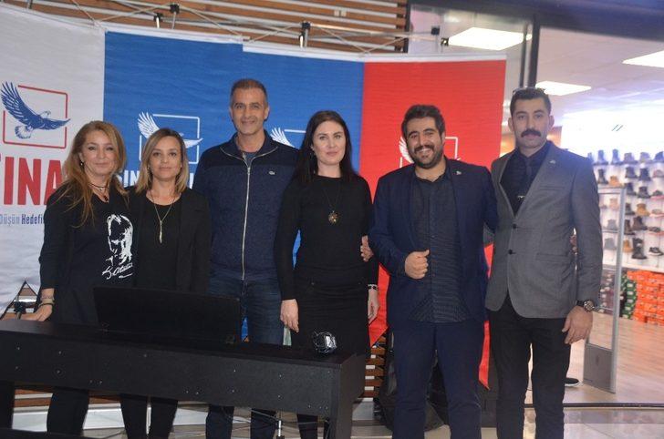 Bir anda ortaya çıktılar, herkes telefonlarına sarıldı G5