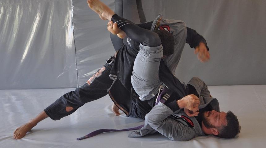 Son yılların g&ouml;zde sporu d&ouml;v&uuml;ş sanatları