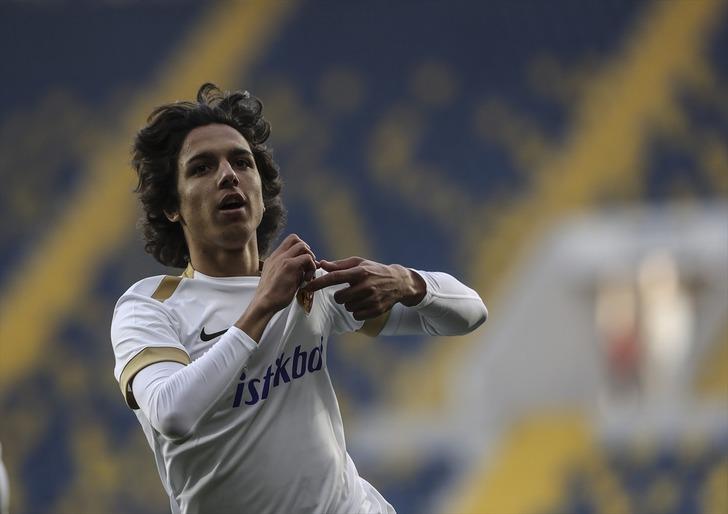 Süper Lig tarihine geçen gol! 15 yaşında... G2