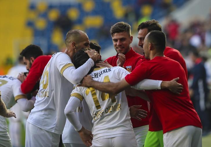 Süper Lig tarihine geçen gol! 15 yaşında... G5