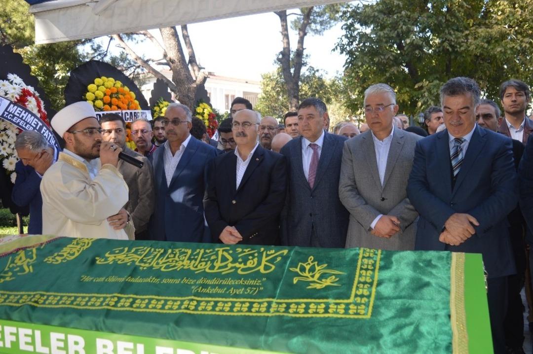 Trafik kazasında hayatını kaybeden Nurten Oto son yolculuğuna uğurlandı