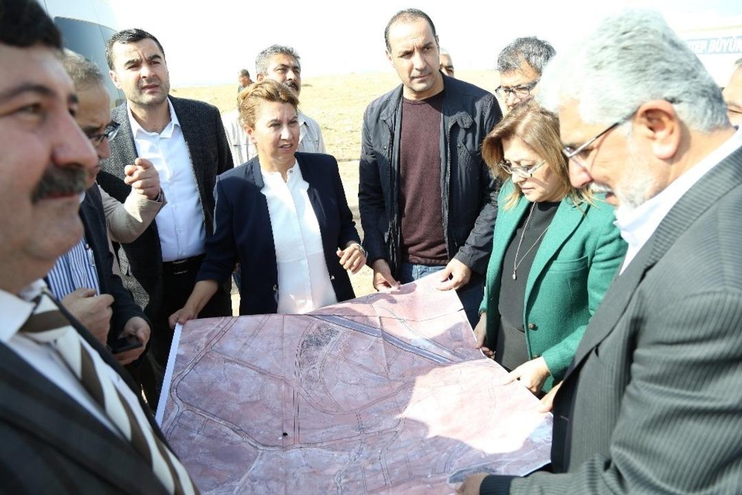 Şahin, B&Uuml;SEM&rsquo;de incelemelerde bulundu