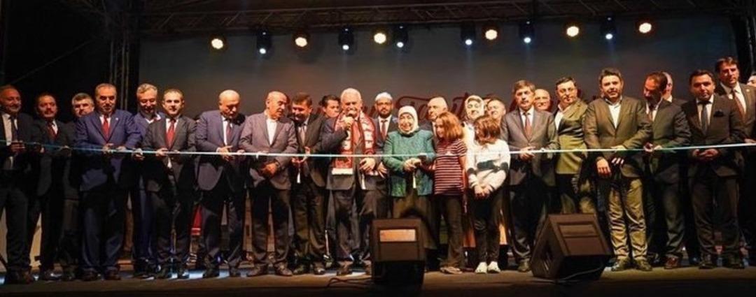 Erzincan Tanıtım G&uuml;nleri&rsquo;nde Binali Yıldırım&rsquo;a yoğun ilgi