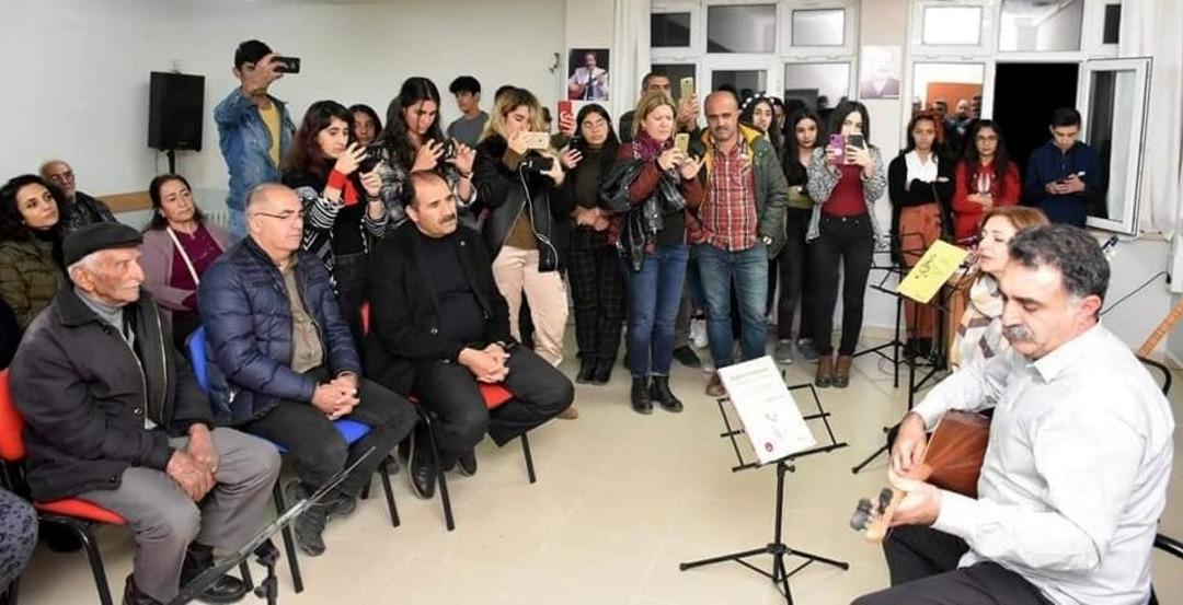 &Ccedil;ağlayan m&uuml;zik sınıfına kavuştu