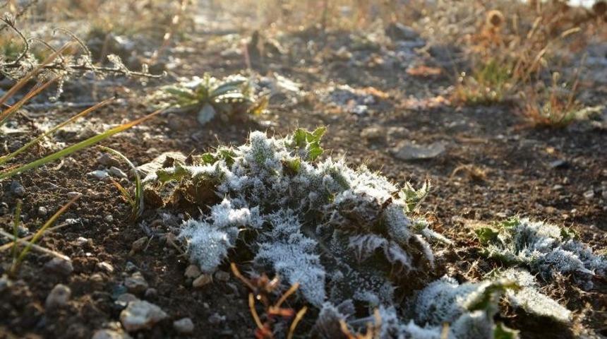 Bayburt&rsquo;ta hava sıcaklığı geceleri sıfırın altına d&uuml;şt&uuml;