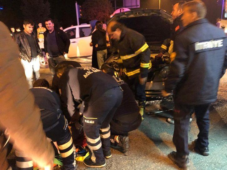 Kazayı gören yardıma koştu! Kırmızı ışıkta can pazarı! G4