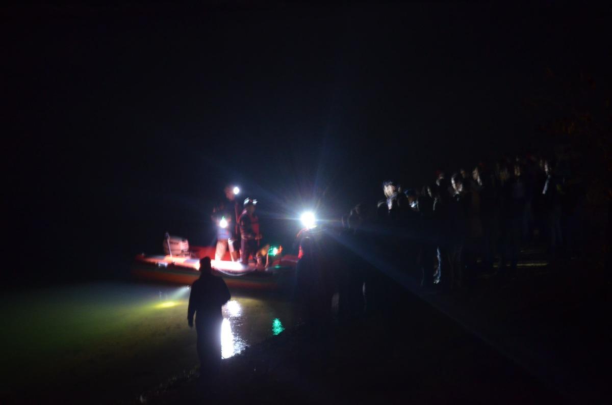 Gece yarısı tekne faciası! Ekipler her yerde kayıp &ouml;ğretmeni arıyor!