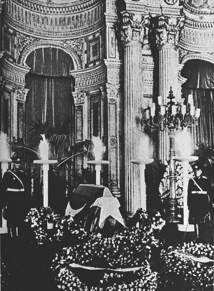 Atatürk'ün cenazesinden görüntüler! TBMM'ye böyle götürüldü G2