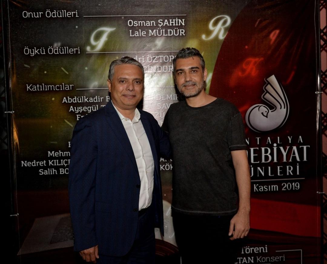 Oyuncu Cindoruk&rsquo;a edebiyat &ouml;d&uuml;l&uuml;