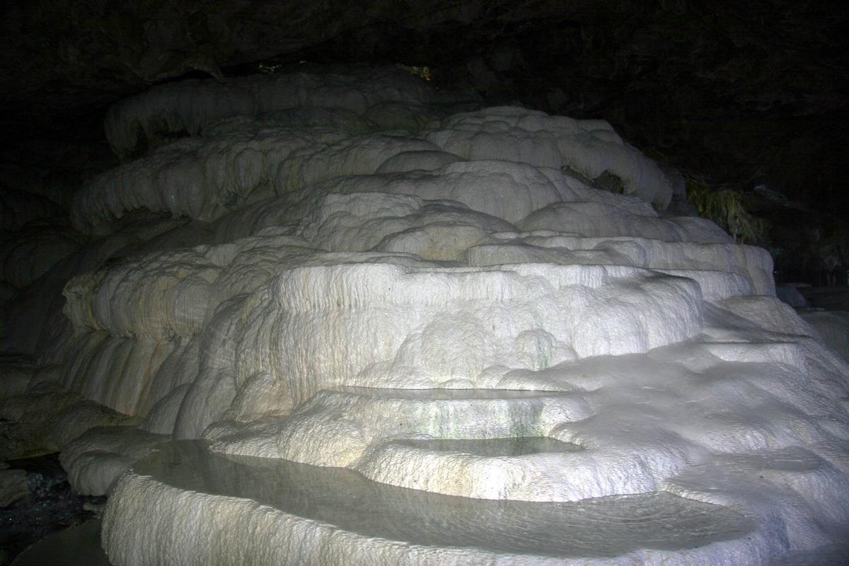 Yer altındaki gizli Pamukkale: Kaklık Mağarası