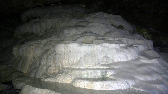 Yer altındaki gizli Pamukkale: Kaklık Mağarası