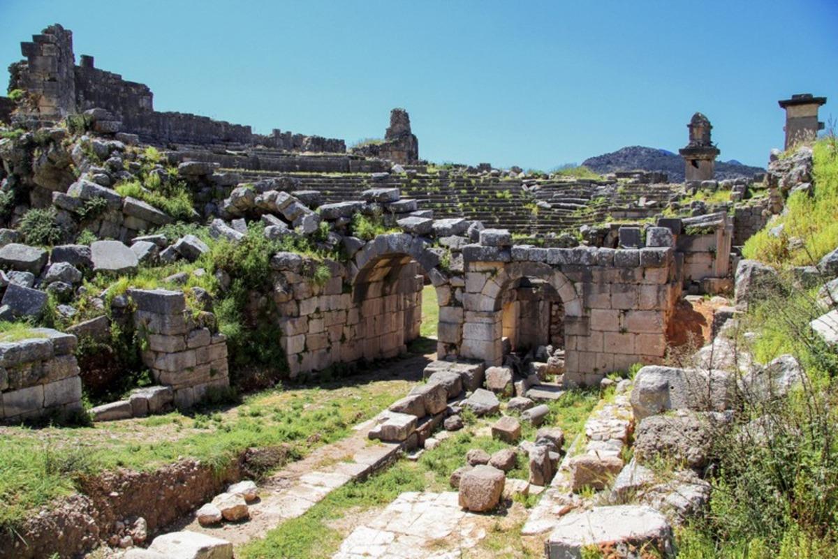 9 ayda 2 milyon 748 bin 664 kişinin gezdiği m&uuml;ze ve &ouml;ren yerlerinden 27 milyon 506 bin 343 lira gelir sağlandı.