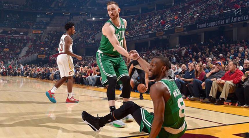 Celtics maçı kazandı, Hayward'ı kaybetti