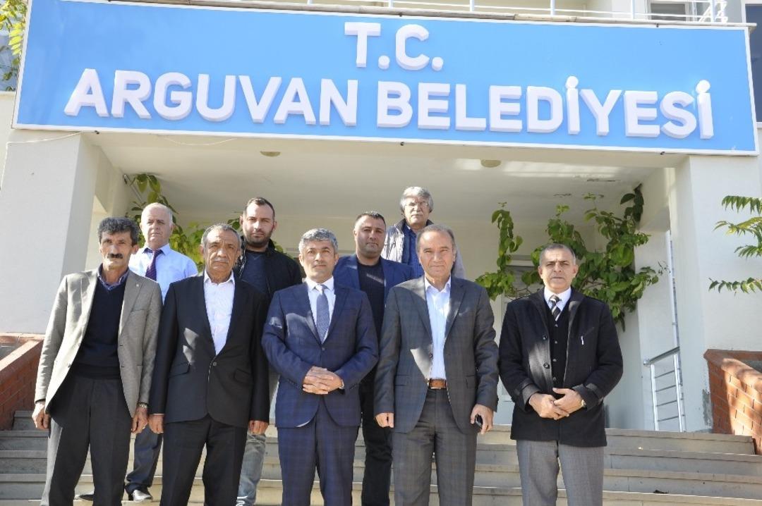 Minib&uuml;s&ccedil;&uuml;ler ve Servis&ccedil;iler Odası Başkanı İnce, Arguvan&rsquo;ı ziyaret etti