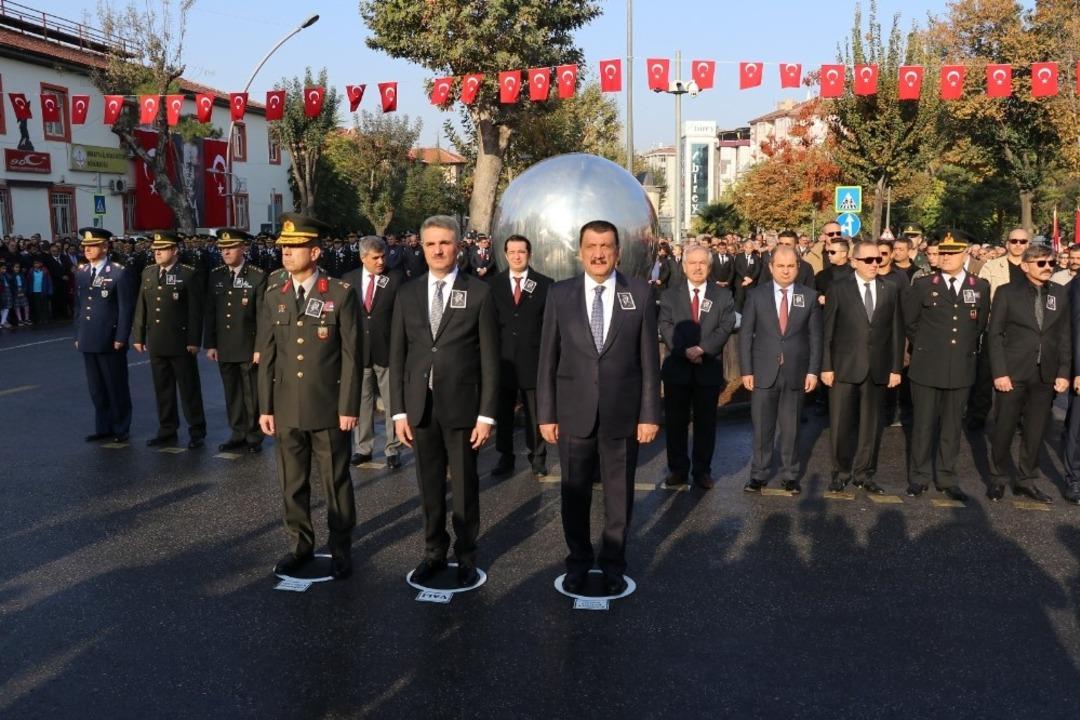 Malatya&rsquo;da Atat&uuml;rk&rsquo;&uuml; Anma programı d&uuml;zenlendi