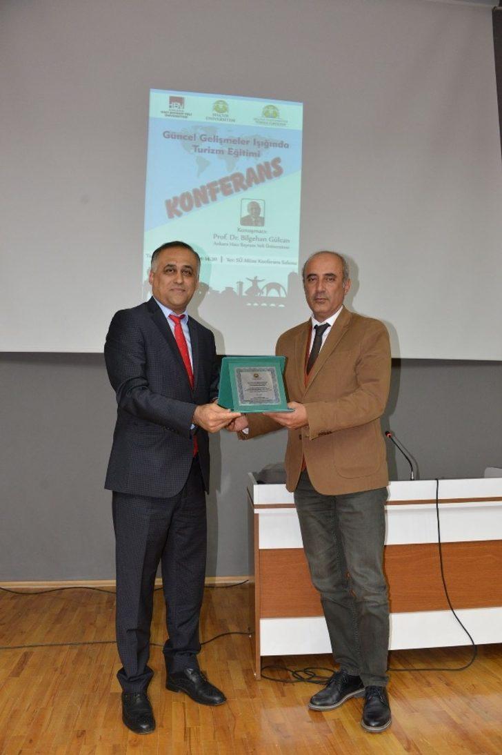 Selçuk’ta “Güncel Gelişmeler Işığında Turizm Eğitimi” Konferansı yapıldı G5