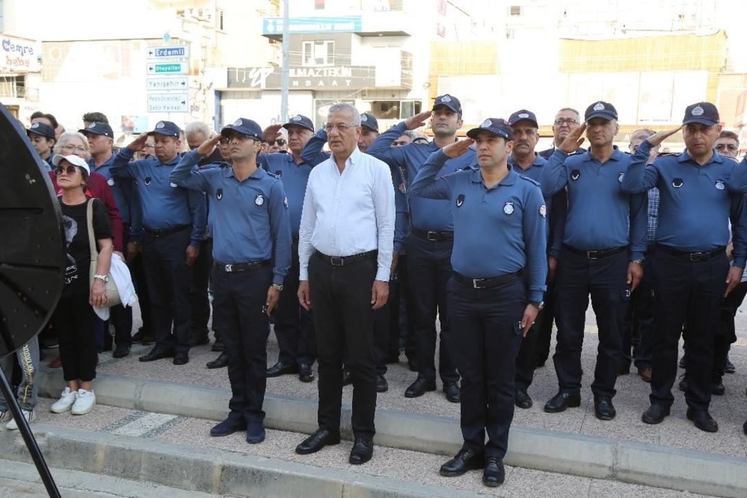 Mezitli&rsquo;de 7&rsquo;den 77 herkes Atat&uuml;rk&rsquo;&uuml; andı