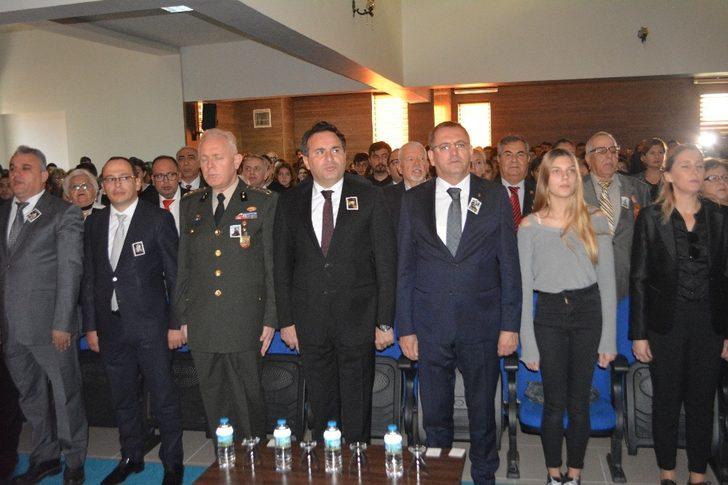 Ayvalık’ta Atatürk, ebediyete intikal edişinin 81. yıl dönümünde hüzünle anıldı G5