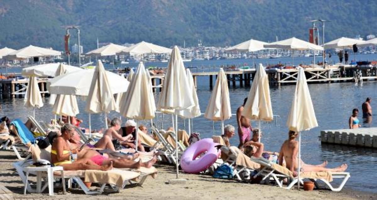 Muğla ve Kocaeli'de Kasım'da denize girdiler
